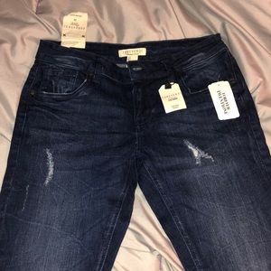 Forever 21 low rise denim blue jeans.